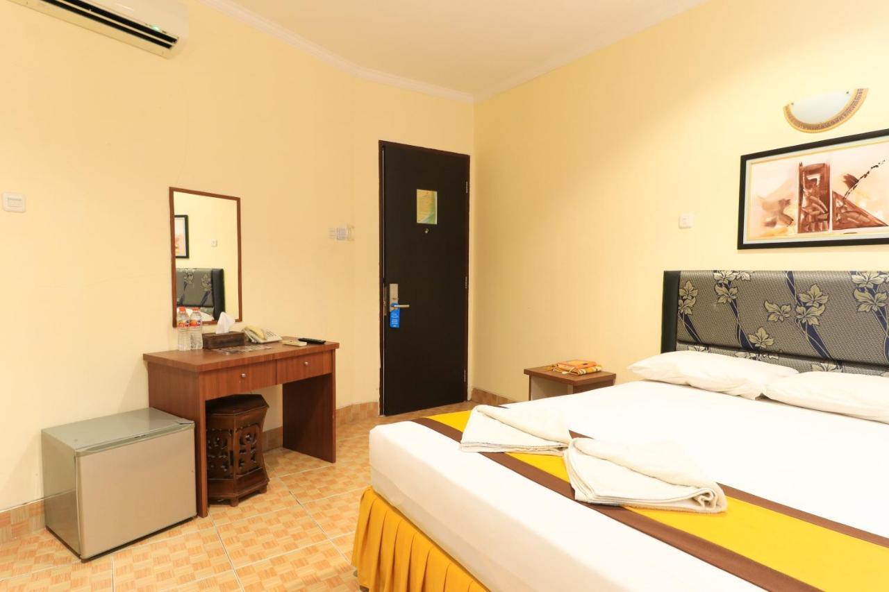Al-Badar Hotel Syariah Макасар Экстерьер фото