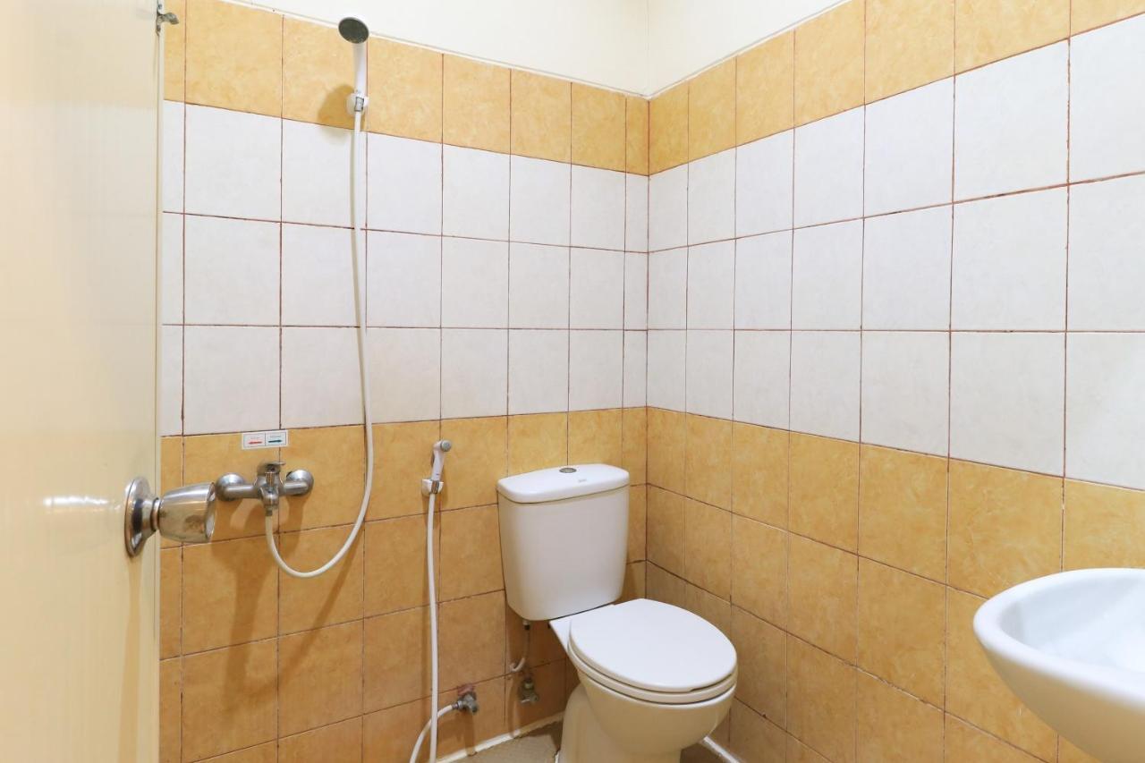 Al-Badar Hotel Syariah Макасар Экстерьер фото