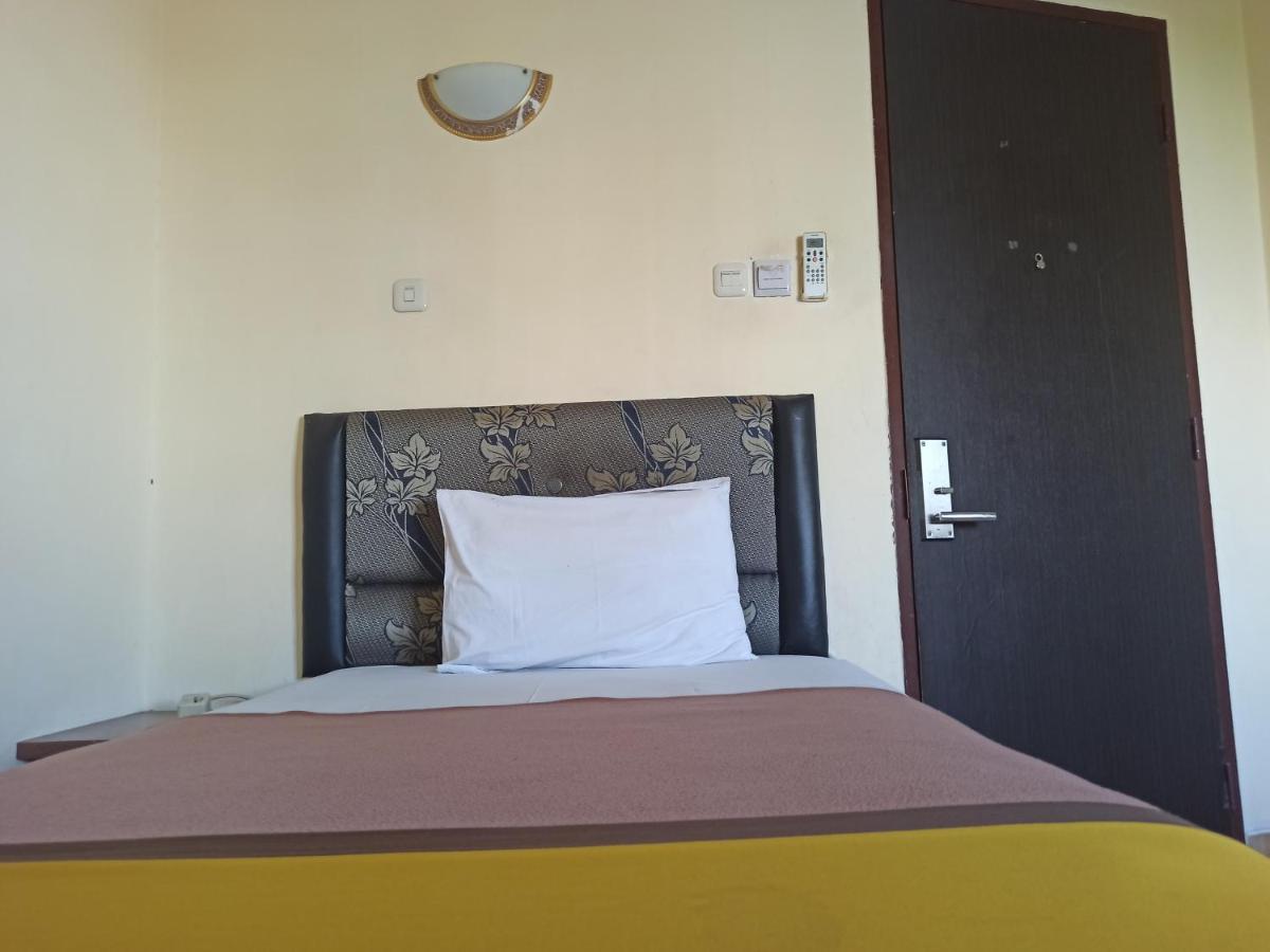 Al-Badar Hotel Syariah Макасар Экстерьер фото